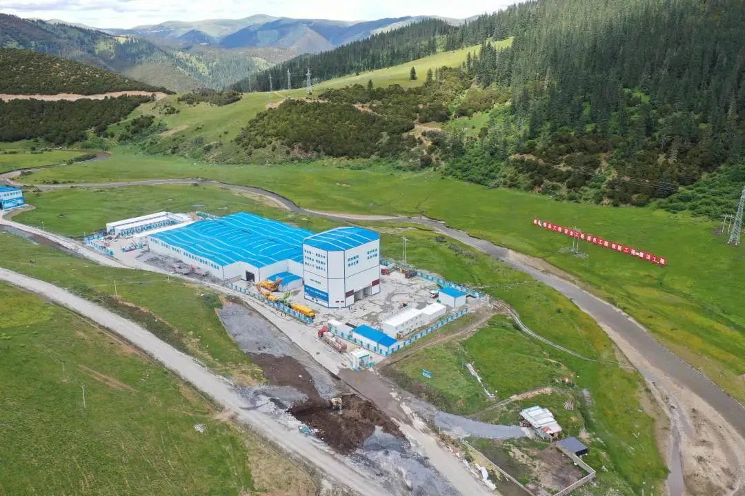 “站”立高原！徐工攪拌站助力川藏線建設！
