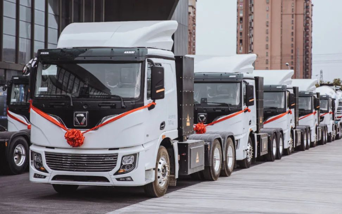 “綠”見(jiàn)安徽！百臺(tái)徐工新能源牽引車強(qiáng)勢(shì)入駐