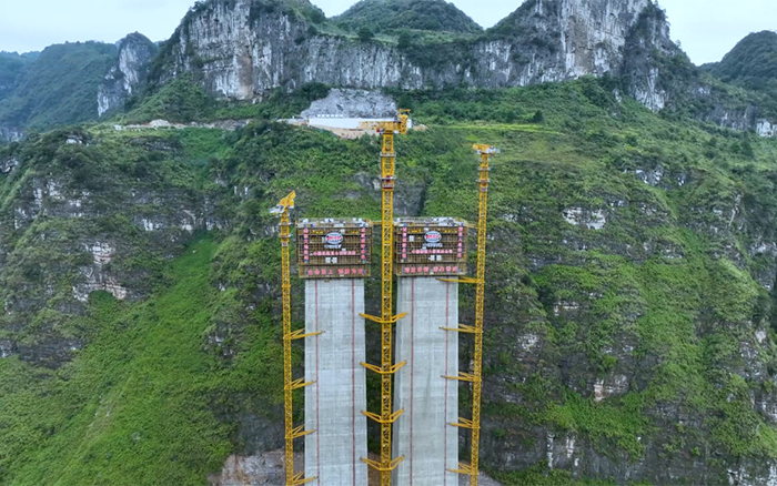 ?塔立山河！徐工塔機挑戰(zhàn)“世界之最”
