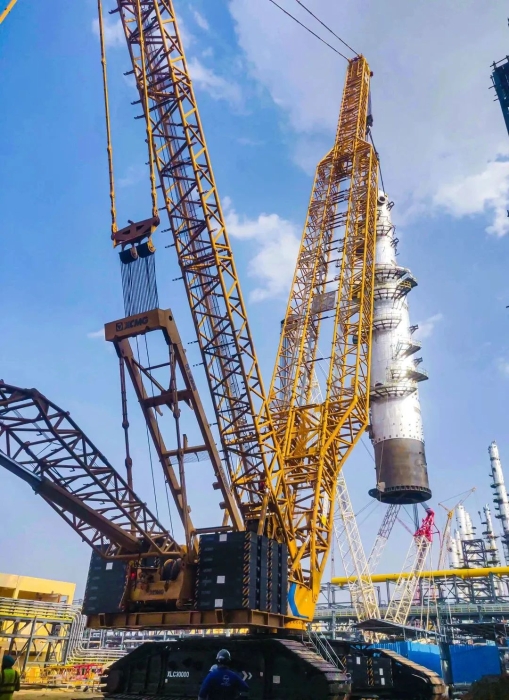 奔赴海外！徐工履帶起重機(jī)跨海助建大型石油煉化項(xiàng)目