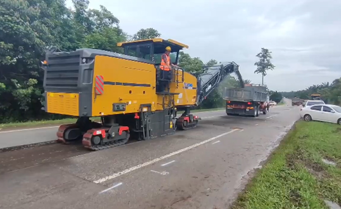 徐工成套道路機(jī)械油面施工，這次在馬來(lái)西亞！